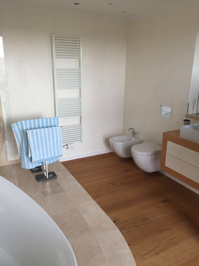 Designbad mit freistehender Wanne